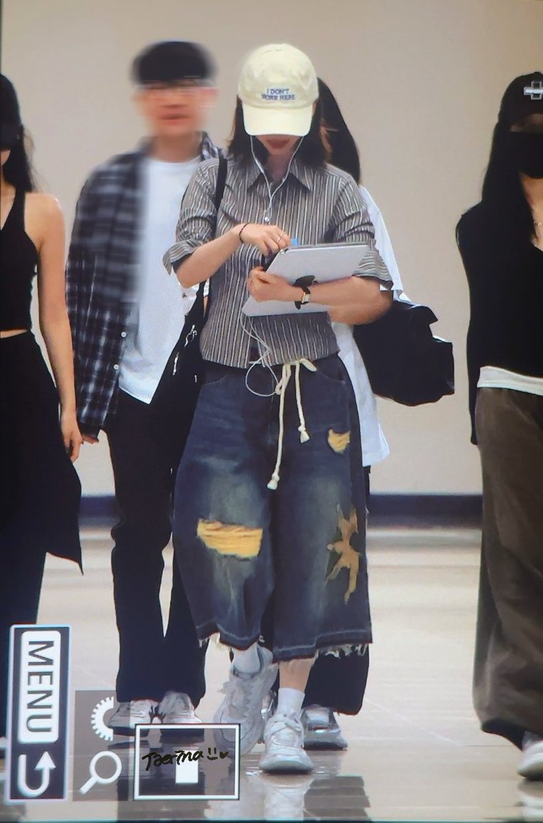 taerina09's tweet image. 250706 김포공항 
#카리나 #에스파 #aespa #Karina
