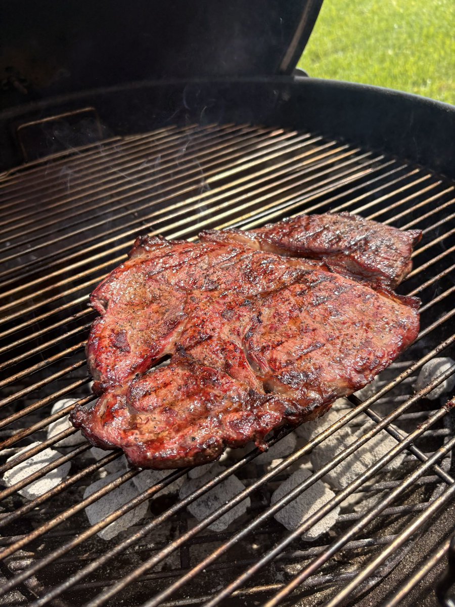 Hypocycloid13's tweet image. Sirloin steak in the Weber Kettle. #charcoal #grilling