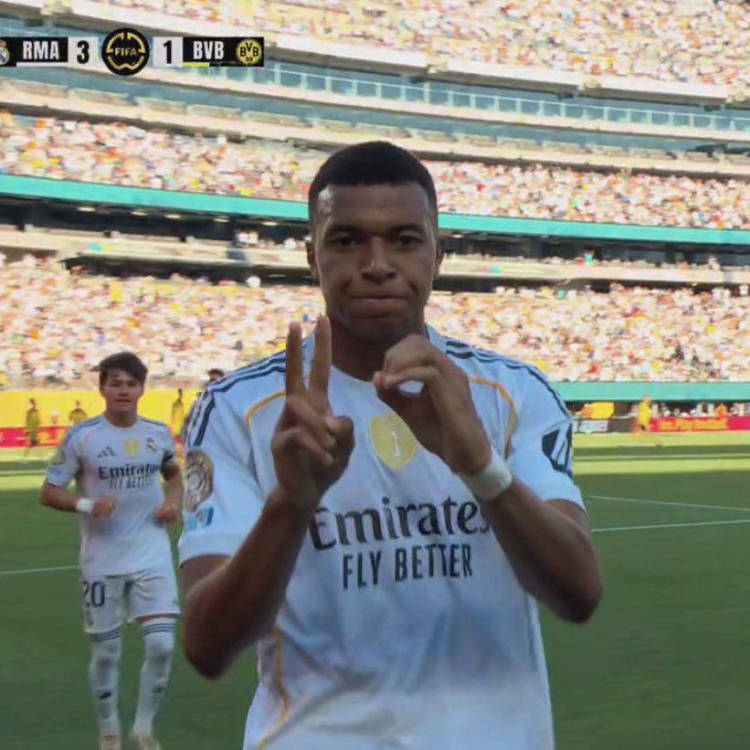 Mbappe paying tribute to Diogo Jota No.20. ❤️