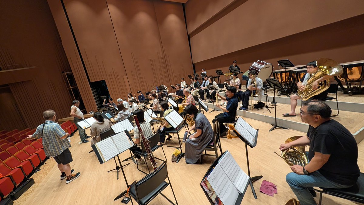 本番の朝を迎えました♪
今日のための準備と最後のフル合奏！！
今年も笑いあり涙あり。。。
今年もカニさんはやってくるのか。。。
ぜひ、皆様のおこしをお待ちしております🦀
 #蓮田ウインドオーケストラ
 #吹奏楽
 #いよいよ本番
 #蓮田市