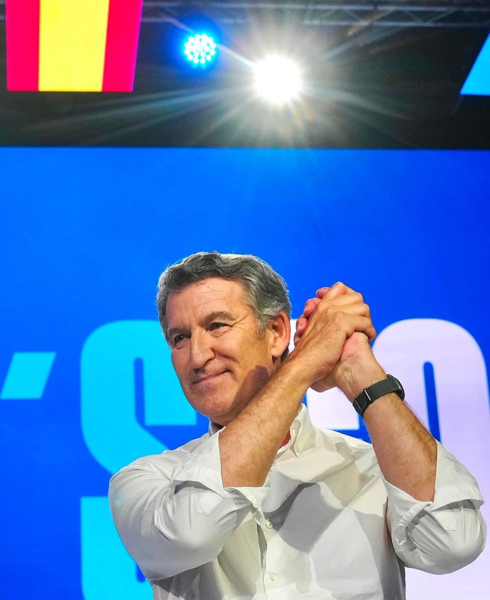 davidalvarezllo's tweet photo. Pronto, el presidente de todos los españoles. 

👔 @NunezFeijoo 

#21CongresoNacionalPP
#TomaPartidoPorEspaña
@ppopular 💙🇪🇸 https://t.co/NpShT4dsZt