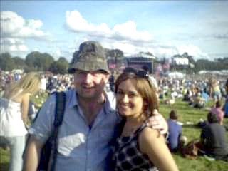 Sue_Charles's tweet image. Selfies… sixteen years apart! Taken at #Oasis’ ‘last ever’ gig at the V Festival… and at the comeback concert in #Cardiff. Good to be back!
#Oasis25 #OasisCardiff #OasisLive25