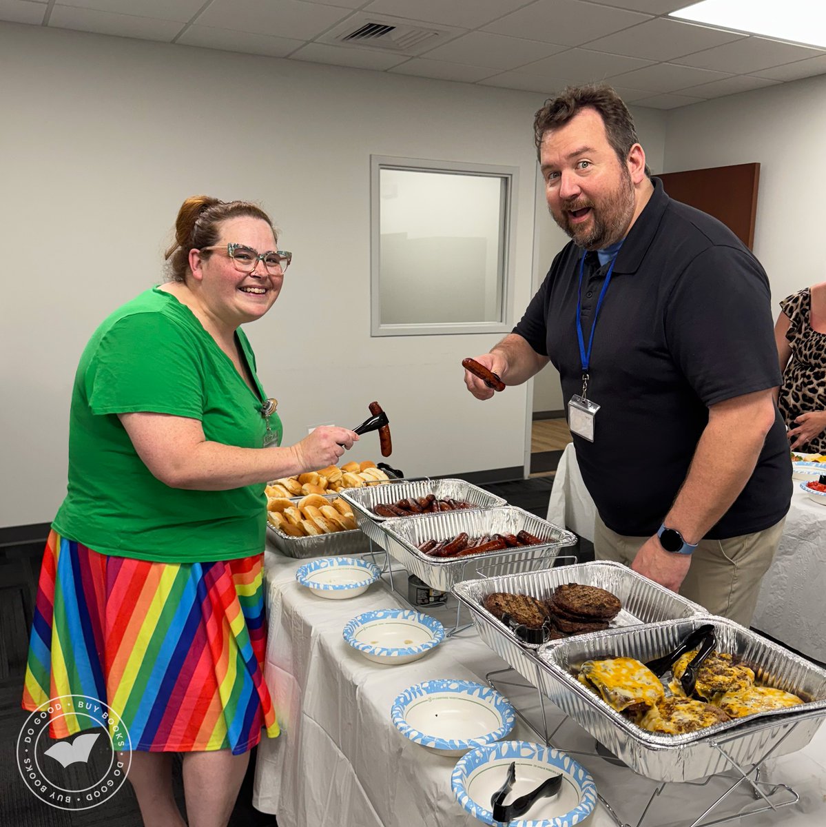 BWBooks's tweet image. Summer is here—what better time for a cookout? It was such a delight to bring our team together and reflect on the real impact each member has in our mission to support global literacy.
#betterworldbooks #buybooksdogood #teambwb #cookoutvibes #literacymission
