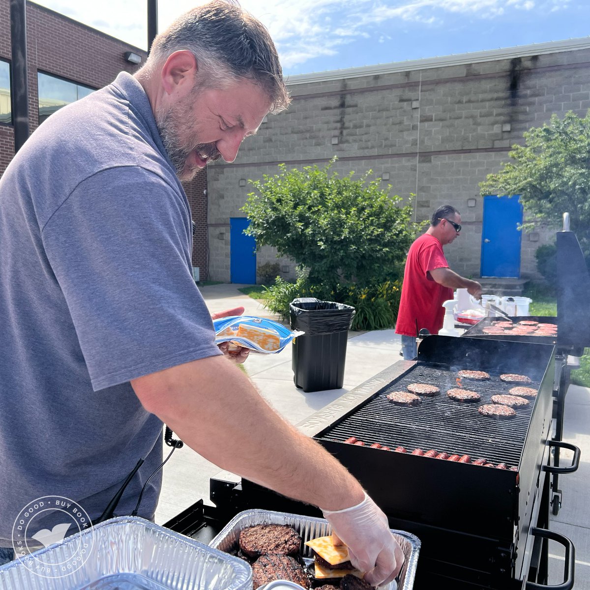 BWBooks's tweet image. Summer is here—what better time for a cookout? It was such a delight to bring our team together and reflect on the real impact each member has in our mission to support global literacy.
#betterworldbooks #buybooksdogood #teambwb #cookoutvibes #literacymission