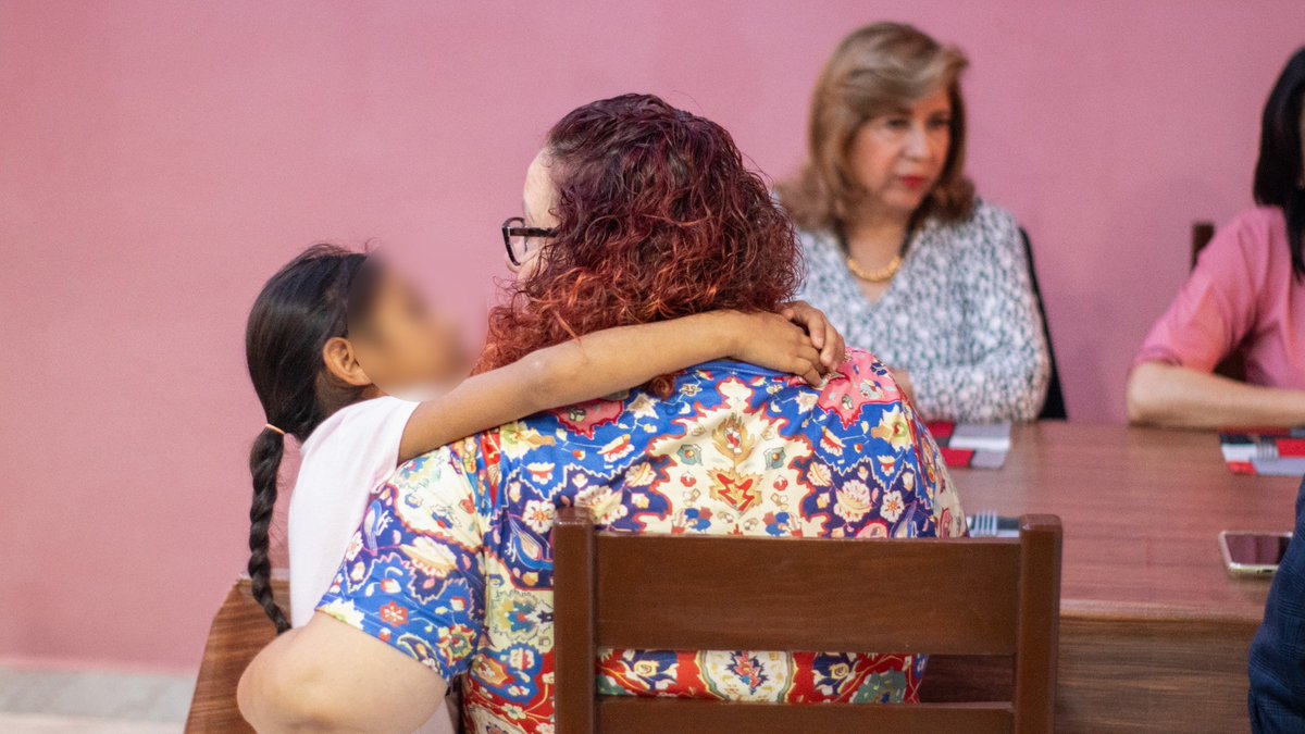 Escuchar las historias de vida y las opiniones de las niñas y adolescentes, es fundamental para diseñar políticas transversales que las reconozcan como personas sujetas de derechos. 👧🏻

Tuve la oportunidad de desayunar con las niñas de “Mi Hogar AR” en #Irapuato, 🏡🍓un espacio