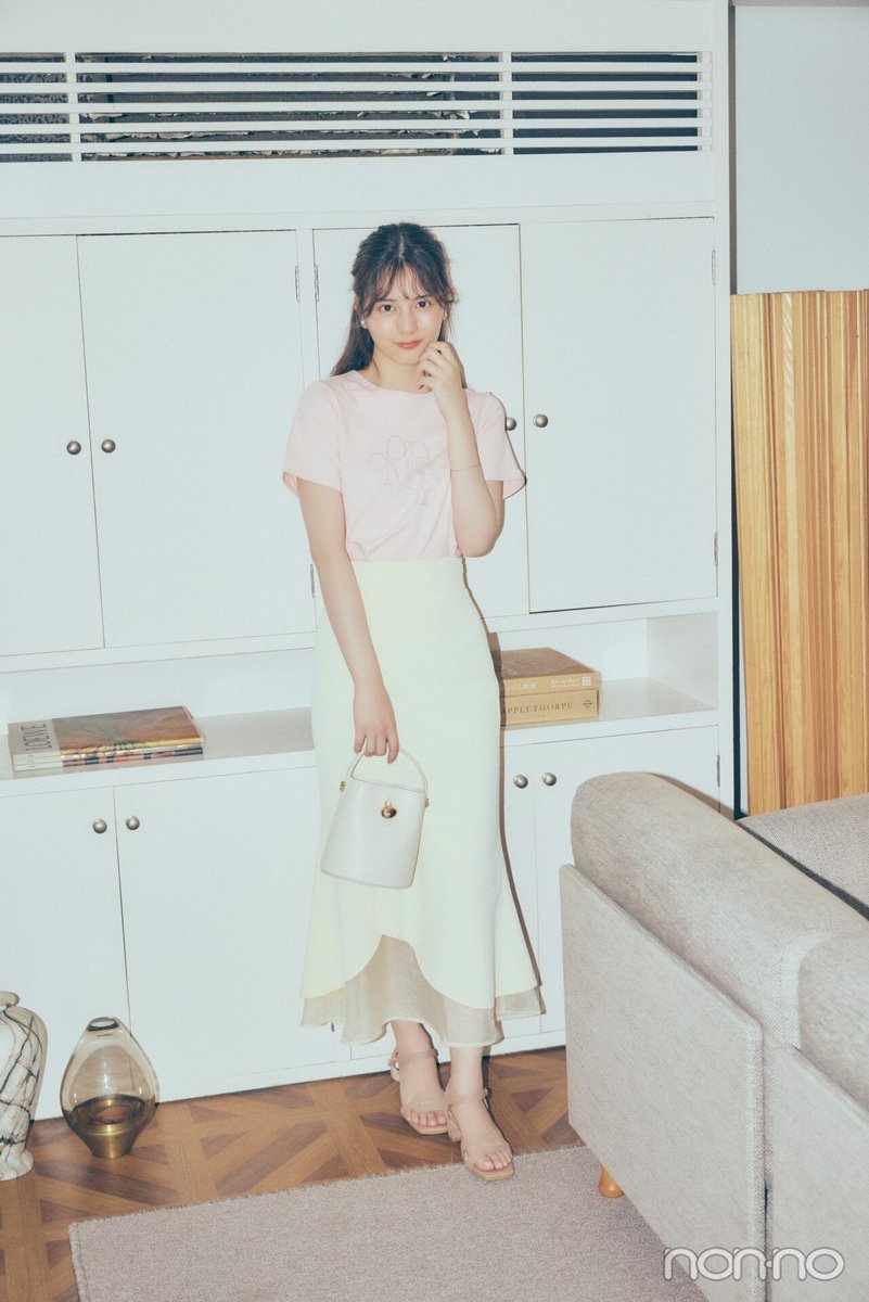 ⋱こさかなのTシャツ30days👕⋰

コンパクトなサイズ感で可愛げUP♡
アクセなしでも華やかな「ラインストーンロゴTシャツ」
▶▷buff.ly/KyLM4Qz

#小坂菜緒 #日向坂46
#ノンノ #nonno