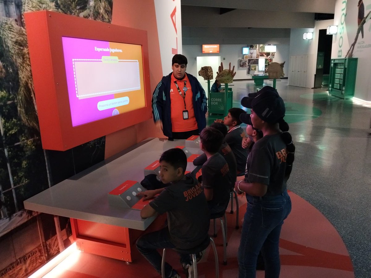 PoliciaGDL's tweet image. Nuestras y nuestros niños y adolescentes de las #BrigadasJuveniles visitaron #JAPI, el museo interactivo del @GobiernoJalisco.
#LaPolicíaQueTeCuida
👮🏽‍♀️👧🏽💙👦🏽👮🏽‍♂️