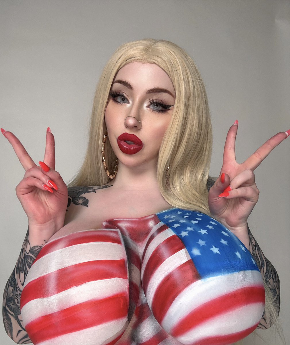 Melt the ice 🇺🇸🔥🧊🤭

Body paint: <a href="/MyPetMonsterGrl/">My Pet Monster Girl</a>