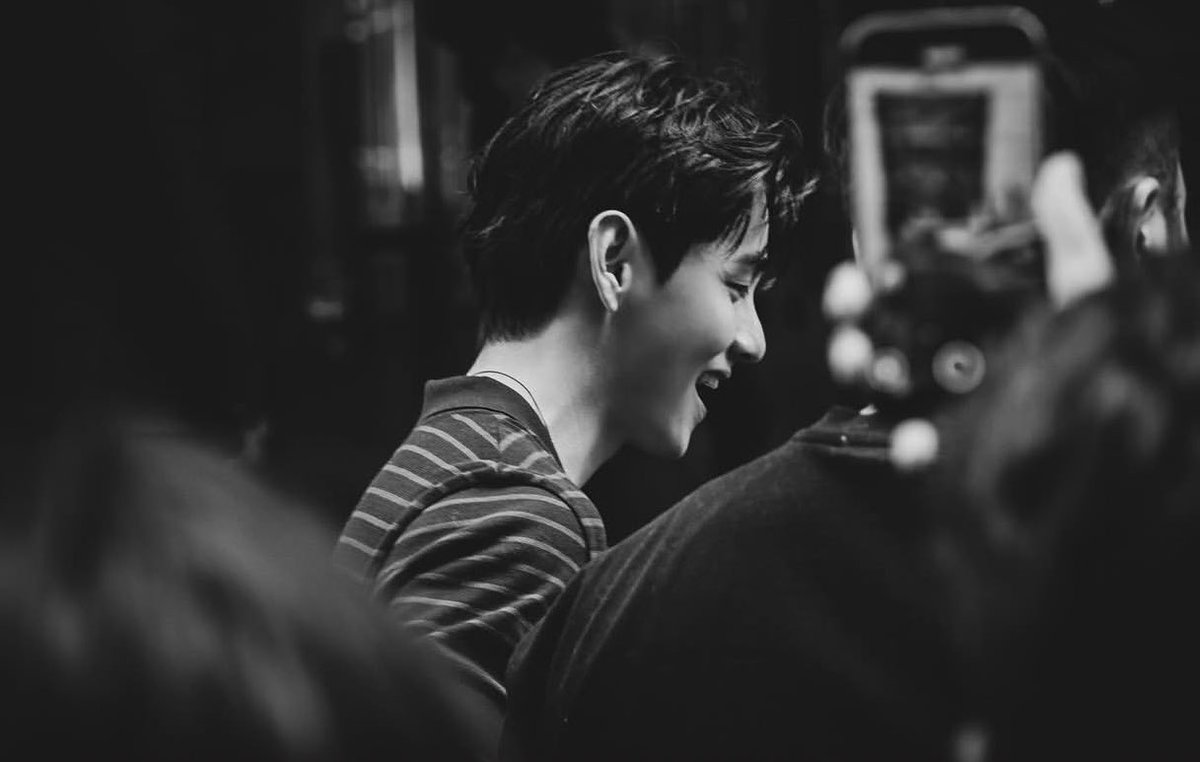 RURUV4's tweet image. 凄く素敵な写真🥹🩷

#TaehyungInParis 
#CelineBoyV
#TAEHYUNGXCELINE