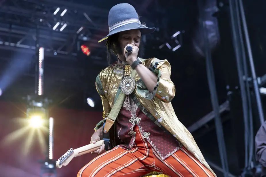 Lots of love in #montreal 

lapresse.ca/arts/musique/2…