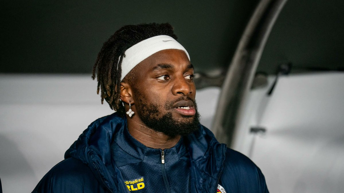 Maximin: Ben hastayken, kulübün iş birliği yaptığı hastaneden gelen sağlık ekibi bana o meşhur iğneyi yapmaya çalıştı. Tutum ve uygulama şekli anormal geldi. Süreci denetlemesi gereken kişi olan KULÜP DOKTORUYLA iletişime geçtim. İLACI ONAYLAMADI çünkü bu madde gerçekten yasaktı.