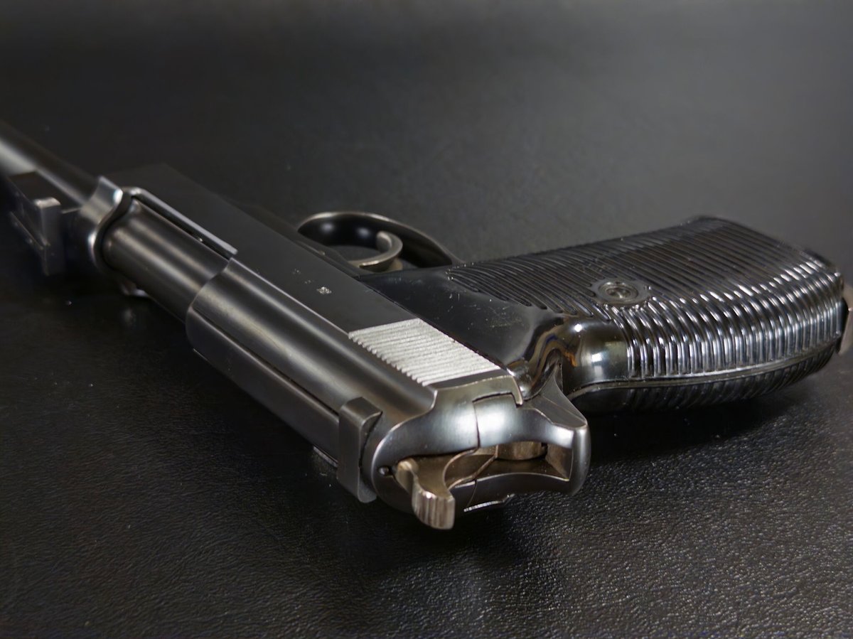 LuxusCapital's tweet image. 🔧 Martz Magic Meets Luger Legacy 🔧

🔥 A true collector’s masterpiece. Rare. Refined. Ready.

#MartzCustom #LugerP38 #CustomFirearms #GunCollectors #WWIIHistory #ArtilleryLuger #9mmPerfection #FirearmArtistry #LuxuryFirearms #LegacyInSteel #P38Luger #MartzEngineering