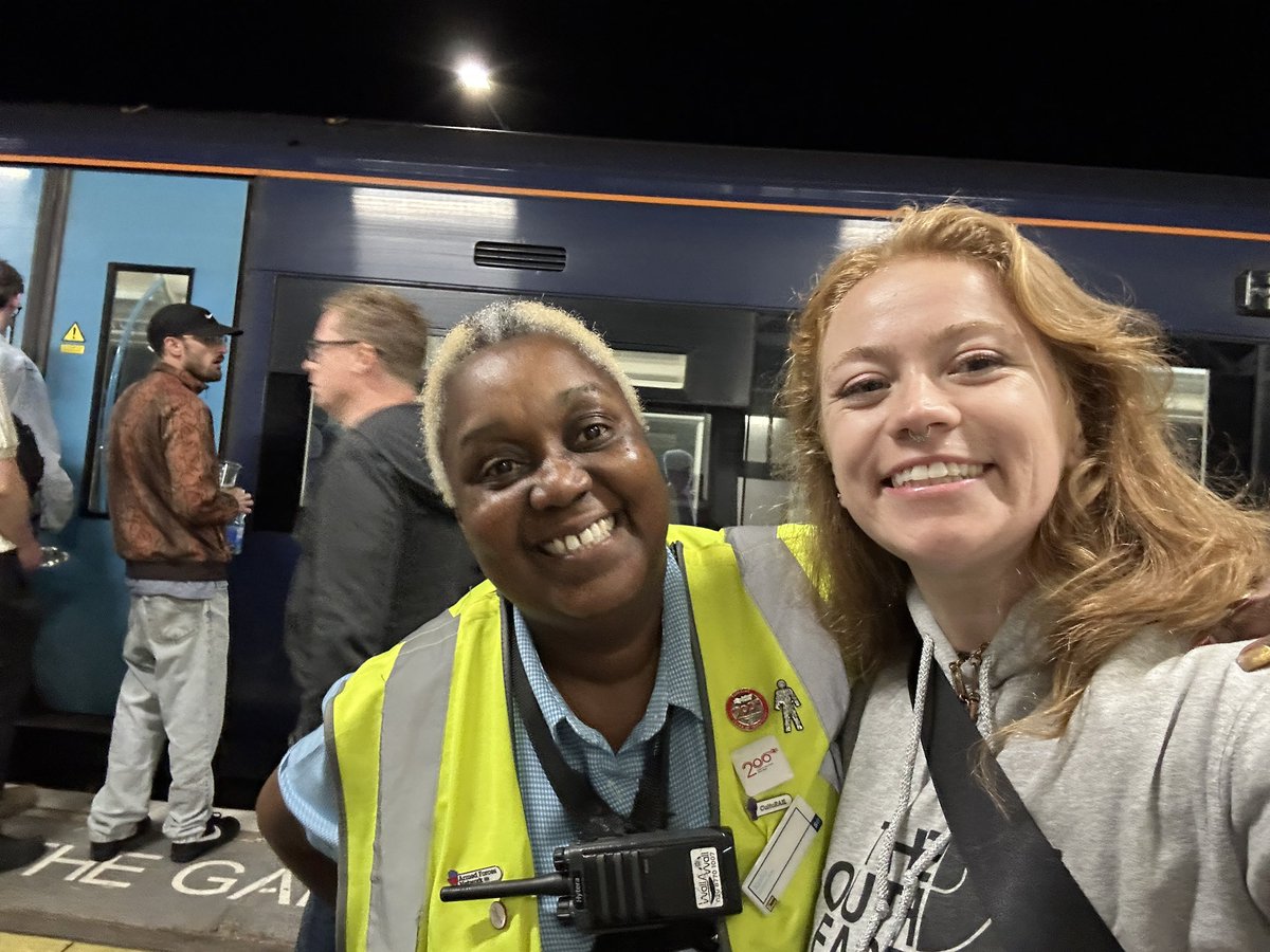 izzyaewhite's tweet photo. Big thanks to my @Se_Railway  colleagues Eddie, Mitchell, Kuda and co for getting me and the rest of the @DreamlandMarg crowd home safe after the huge Libertines hometown show. 

They’re working hard so we can have fun with the boys in the band - we appreciate you! 🎸🍦 https://t.co/EcQYEaADZk