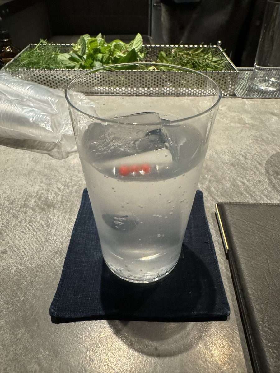 shikki_g's tweet photo. 様々な余剰物から生み出されたジン、 #ethicalspirits さんの循環への取り組みも蔵前モデルだよなぁ #eg813 https://t.co/DtUumTQysA