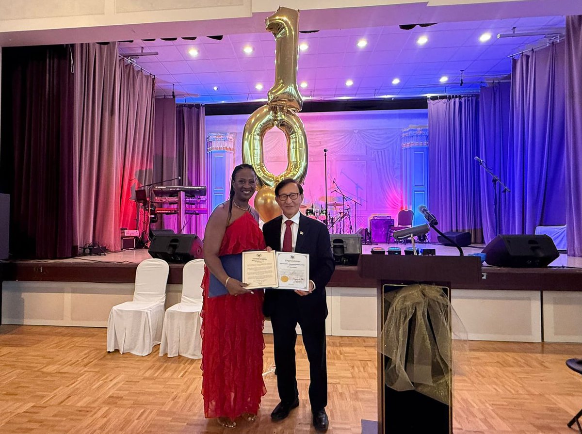 Raymond Cho (@raymondchopc) on Twitter photo A decade of care, compassion and impact💖
Honoured to celebrate 10 incredible years of <a href="/JCANTweets/">Jamaican Canadian Association of Nurses</a> during #SeniorsMonth!🎉
Kudo for uplifting underserved #seniors in #ScarbTO. From breaking barriers to building community, you've touched countless lives. Here’s to the next 10!🙌 A decade of care, compassion and impact💖
Honoured to celebrate 10 incredible years of <a href="/JCANTweets/">Jamaican Canadian Association of Nurses</a> during #SeniorsMonth!🎉
Kudo for uplifting underserved #seniors in #ScarbTO. From breaking barriers to building community, you've touched countless lives. Here’s to the next 10!🙌