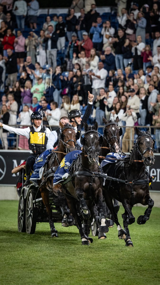 Fast, faster, Team Yellow! 💛 The German team with Calvin Böckmann, Richard Vogel, and Michael Brauchle celebrated a fantastic victory in the MERKUR CASINO-Cup! 🏆🇩🇪 A packed stadium, amazing atmosphere, and a Mexican wave – Team Germany absolutely rocked it! 🎉