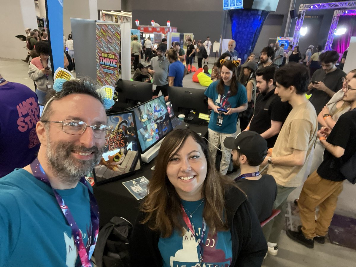 Showing off our game JUMPING JAZZ CATS at Montreal ComicCon 2025! #zoneindieLQ #lotoquebec