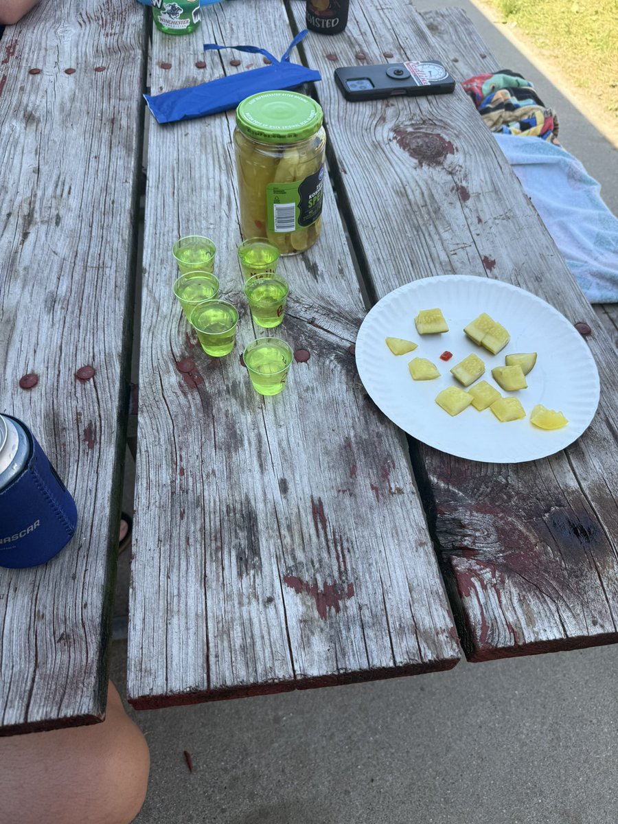 MellyAwe's tweet photo. Pickle shots https://t.co/L2SxNCQbQV