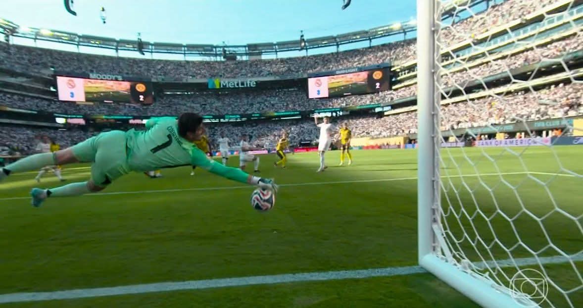 Super Courtois ! 👏👏👏
Gracias por todo, Courtois.🧤🤍