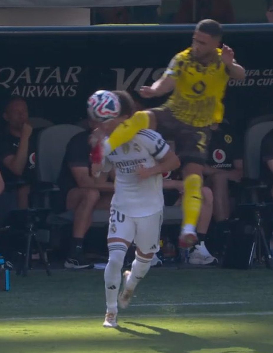 Red Card                    No Red Card