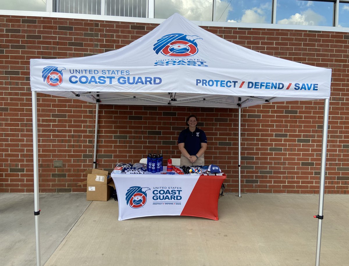 The U.S. Coast Guard is here with us tonight – be sure to check out their setup and show your support! 🌭🇺🇸
#HuntingtonSlawDogs