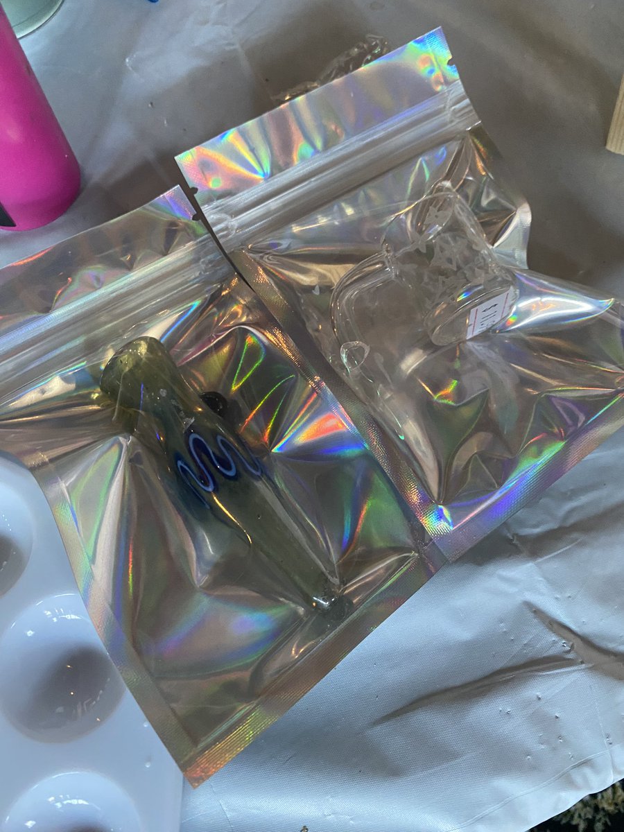 OUR RAFFLE WINNERS OF THE NIGHT 🎁 

<a href="/9cloudsuptexas/">9CloudsUp</a> presents #PaintAndPuff3 

<a href="/BARStvChannel/">Battle Artist Respect Status</a> #edition

#cloudygang #staycloudy #9cloudsup #BARS