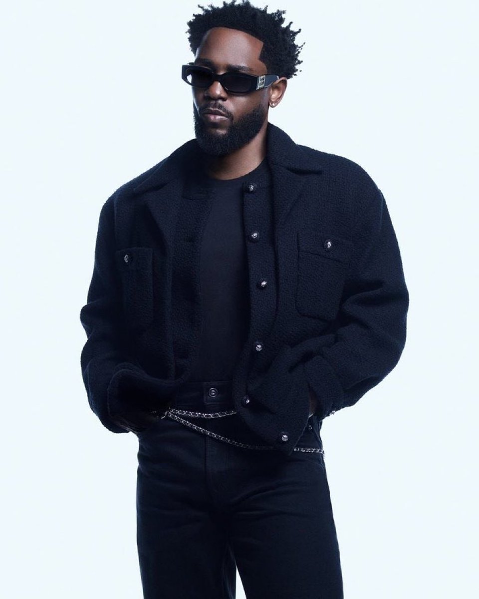 Kendrick Lamar has 10 tracks in the Top 500 most streamed songs in Apple Music history

#13. “goosebumps”
#15. “HUMBLE.”
#55. “LOVE.”
#90. “All The Stars”
#177. “Not Like Us”
#193. “Money Trees”
#194. “DNA.”
#270. LOYALTY.”
#424. “Poetic Justice”
#449. “Bitch Don’t K*ll My Vibe”