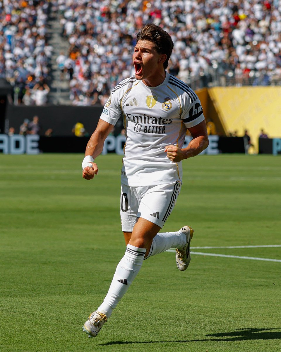 ⚽️ Analizamos la victoria del <a href="/realmadrid/">Real Madrid C.F.</a> en el <a href="/FIFACWC/">FIFA Club World Cup</a> con:

📌 <a href="/lamacope/">Manolo Lama</a>
📌 <a href="/Ruben_Canizares/">Rubén Cañizares</a> 
📌 <a href="/ferevangelio/">Fernando Evangelio 🎙️</a> 
📌 <a href="/Guaschcope/">Tomás Guasch 🇺🇦</a> 
📌 <a href="/guilleuzquiano/">Guille Uzquiano</a> 
📌 <a href="/robertomorales5/">Roberto Morales</a> 
📌 <a href="/millangenzor/">Luis Millán Genzor</a>