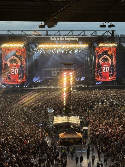 WUTangKids's tweet photo. Tribute for Diogo Jota in Birmingham at the final Black Sabbath show 🙏 https://t.co/kWc2i8A4Nt