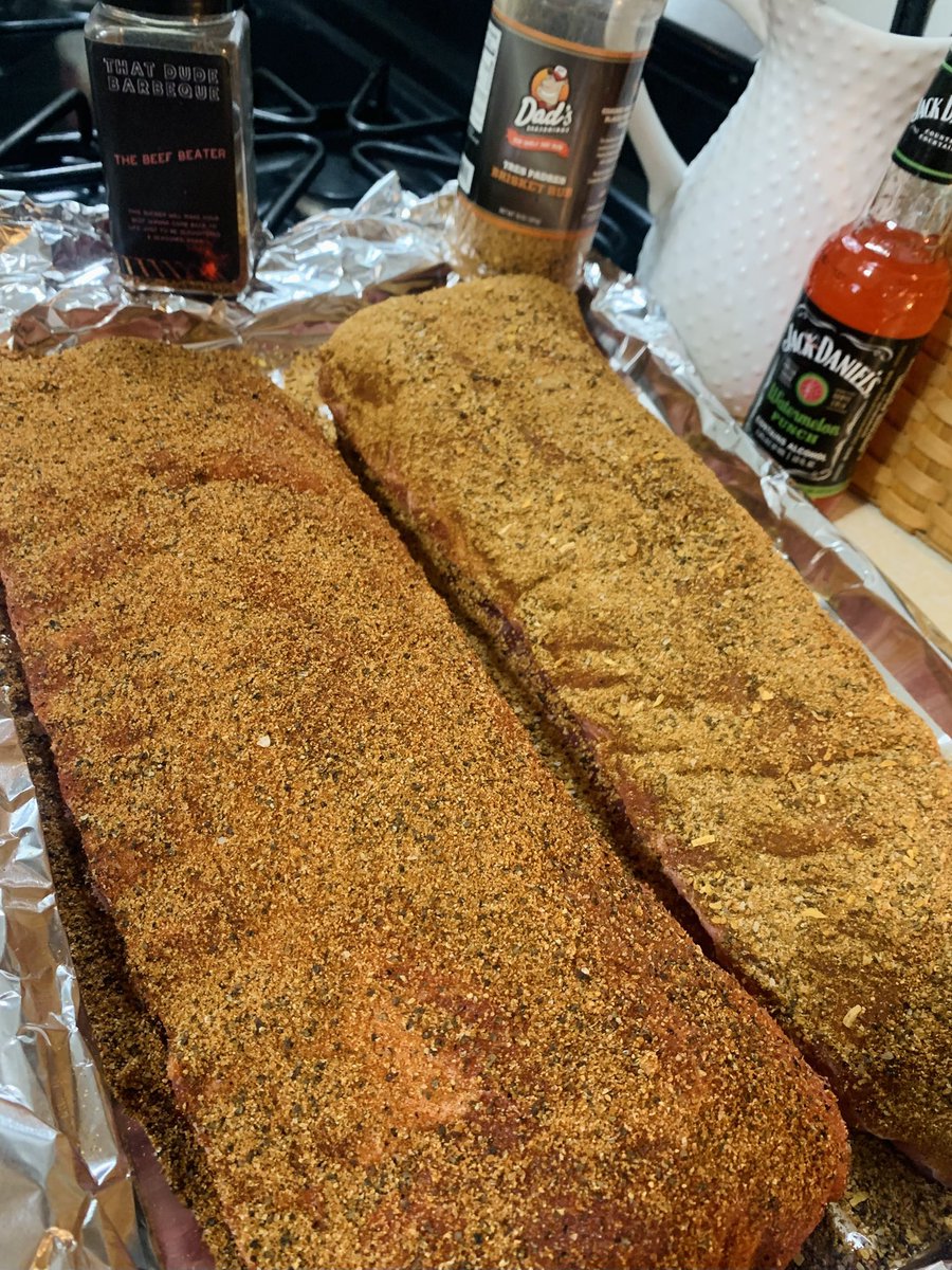 LisaMarieCooks's tweet image. These are getting happy for tomorrow! Small Businesses Rock @ThatDudeBBQ “The Beef Beater” @DadsSeasonings “Tres Padres Brisket Rub” ✌🏼🍻🔥