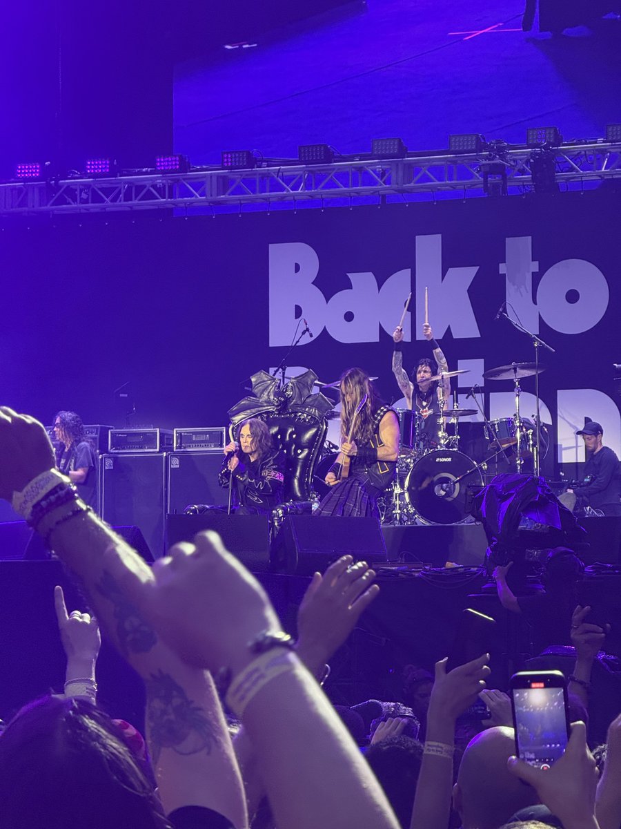 AceMagneto's tweet photo. I think I might have to retire from gigs as being in the golden circle for Back to the Beginning was one of the greatest experiences of my life. Thank you Ozzy &amp; Black Sabbath!🤘 https://t.co/FQpUzIKCSs