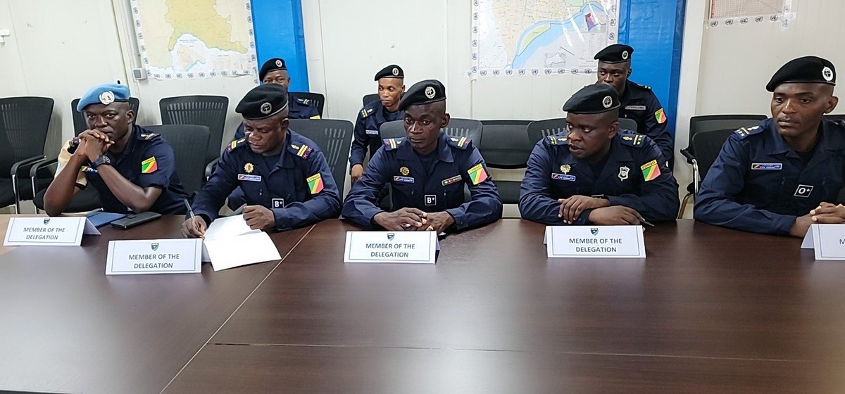 UNPOL MINUSCA (@unpol_rca) on Twitter photo Ce soir,l'équipe de commandement de l’Unité de Police Constituée du🇨🇬11 a été reçue par le chef de l’<a href="/UNPOL/">United Nations Police</a> #MINUSCA.A cette occasion,il leur a souhaité la bienvenue,leur a fait part de ses attentes &leur a prodigué des conseils relatifs à leur mission de protection des civils. Ce soir,l'équipe de commandement de l’Unité de Police Constituée du🇨🇬11 a été reçue par le chef de l’<a href="/UNPOL/">United Nations Police</a> #MINUSCA.A cette occasion,il leur a souhaité la bienvenue,leur a fait part de ses attentes &leur a prodigué des conseils relatifs à leur mission de protection des civils.