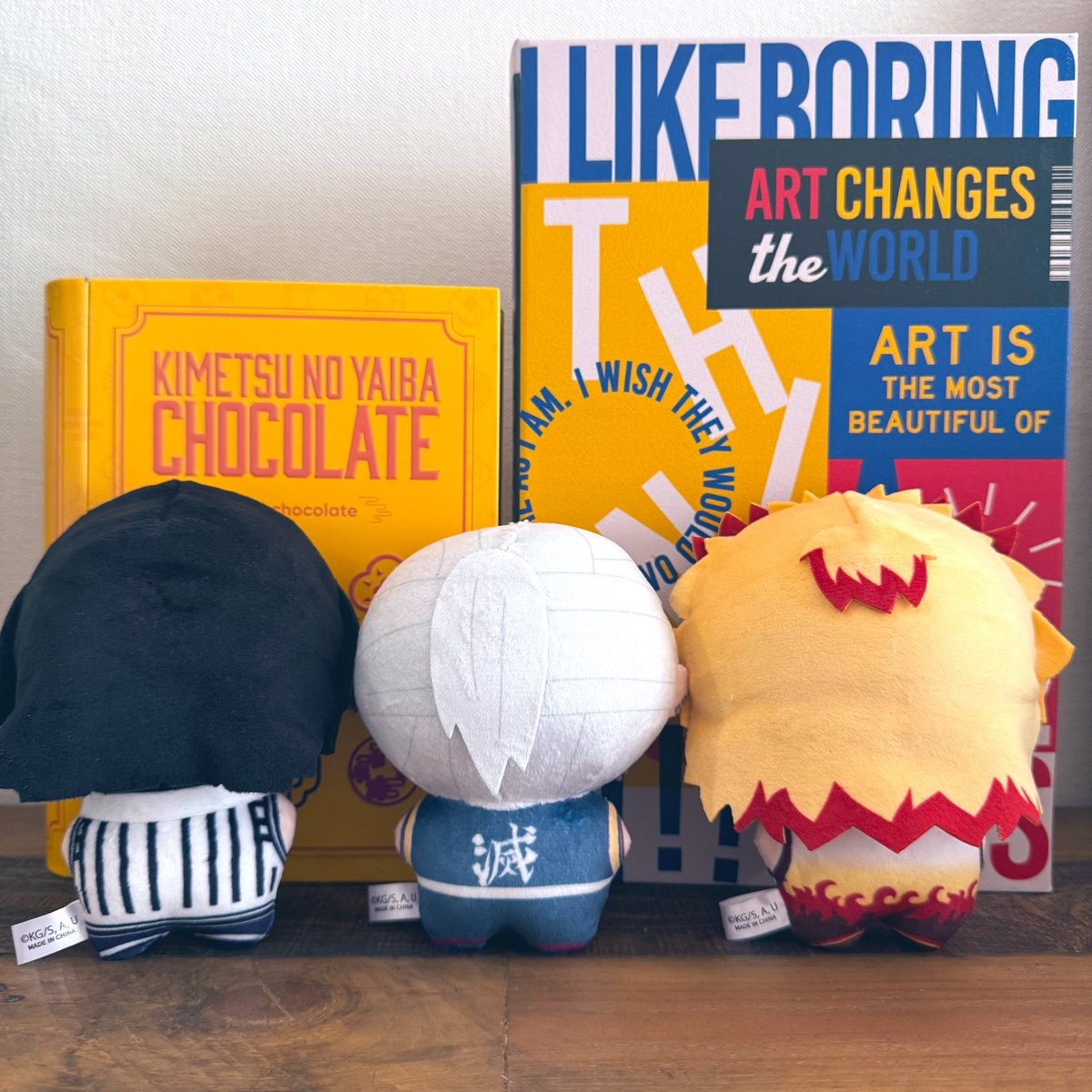 ひぇあ‥かわいいいのちたちおいでませ🥹💕
かっ、かわ、かわちいすぎる〜〜💯💯💯まんまるフェイスと土偶バディなフォルムがたまらんバブ👶
後ろ姿💎さんお背中こんな可愛いﾓﾛ滅あります？頭がまんまるタイトなので背の順３人の中でいちばんちいちゃくなっちゃってるのもきゃわ🧑‍🧑‍🧒💕