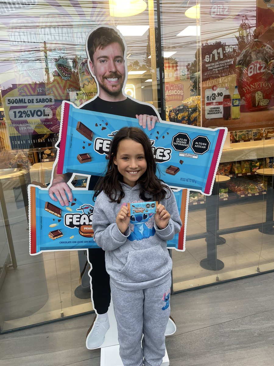PizziniGiovanna's tweet photo. @MrBeast finally Feastables in Lima Peru! My little daughter, Bella was so happy!!  🫶🏻FEASTABLES🫶🏻 https://t.co/y1MGvG84E8