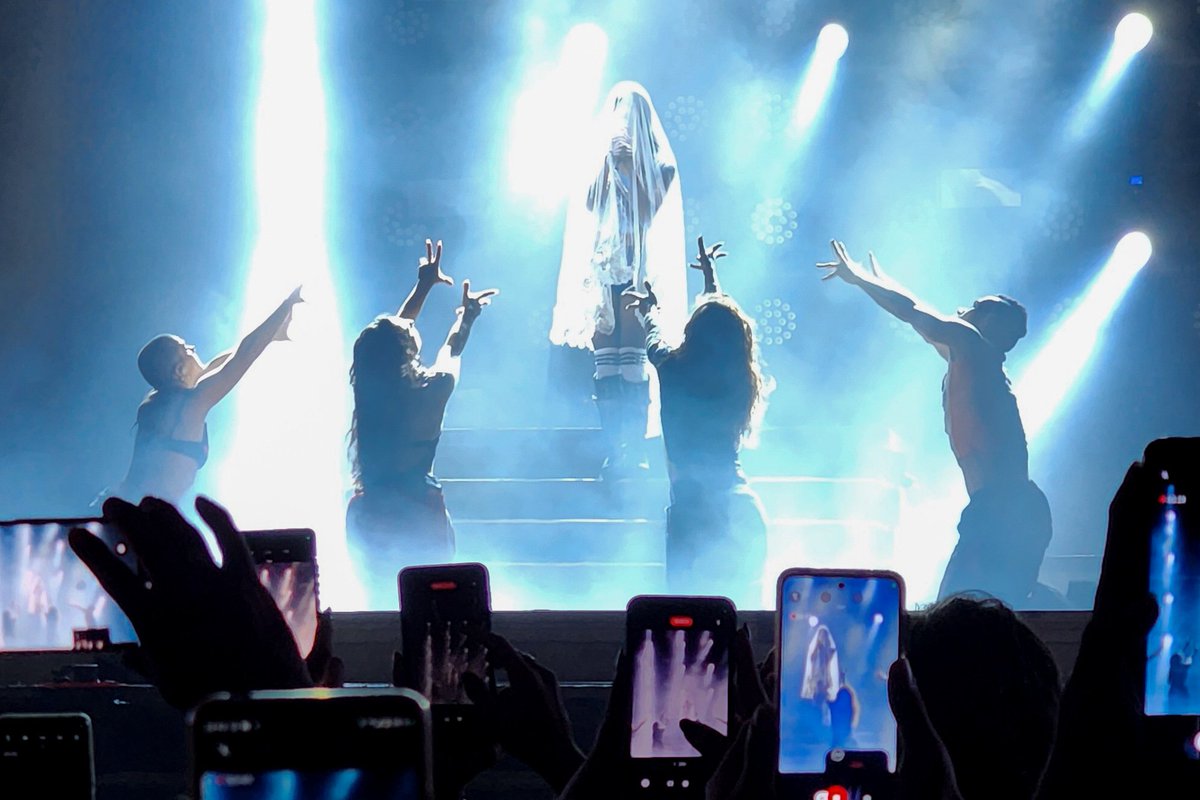 Algunas de las fotos que tomé en el show de <a href="/lalioficial/">Lali</a>