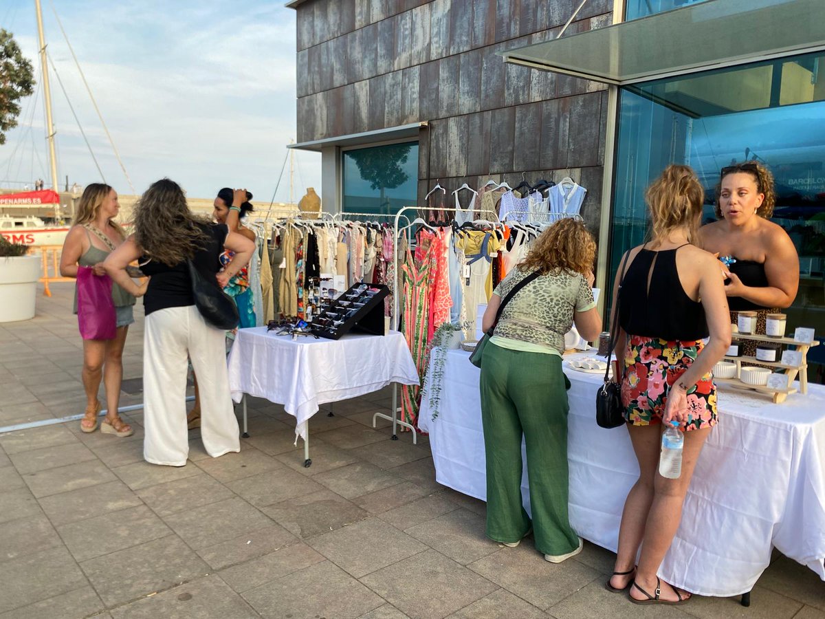 El <a href="/PortdeBadalona/">Port de Badalona</a> celebra avui l'Open Air Party amb dj's de música electrònica i un mercat vintage. Al llarg de l'estiu organitzarà diferents festes els dissabtes i diumenges. La proposta de demà girarà al voltant de la salsa, amb cursos per aprendre a ballar-ne. #Badalona