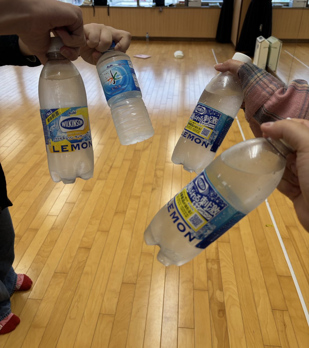 A_san0412's tweet photo. 今週のハプニング

自販機の水のボタン押したら
炭酸水が出た人と
やっぱり水しか出ない人 https://t.co/mOuEBgNB9j