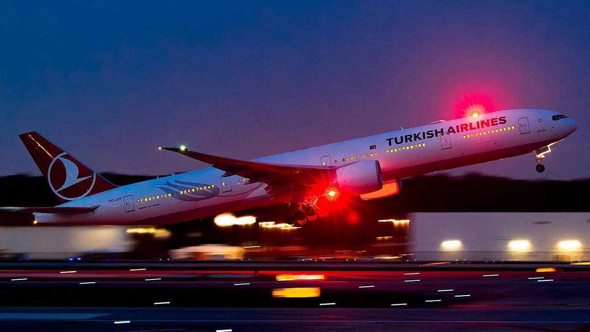GFBAvPhoto's tweet image. 15L.
 #IAH #KIAH  #photography #AvGeek #HoustonSpotters #gfb_2025 #turkishair #B777300ER #TCJJY #panningrules