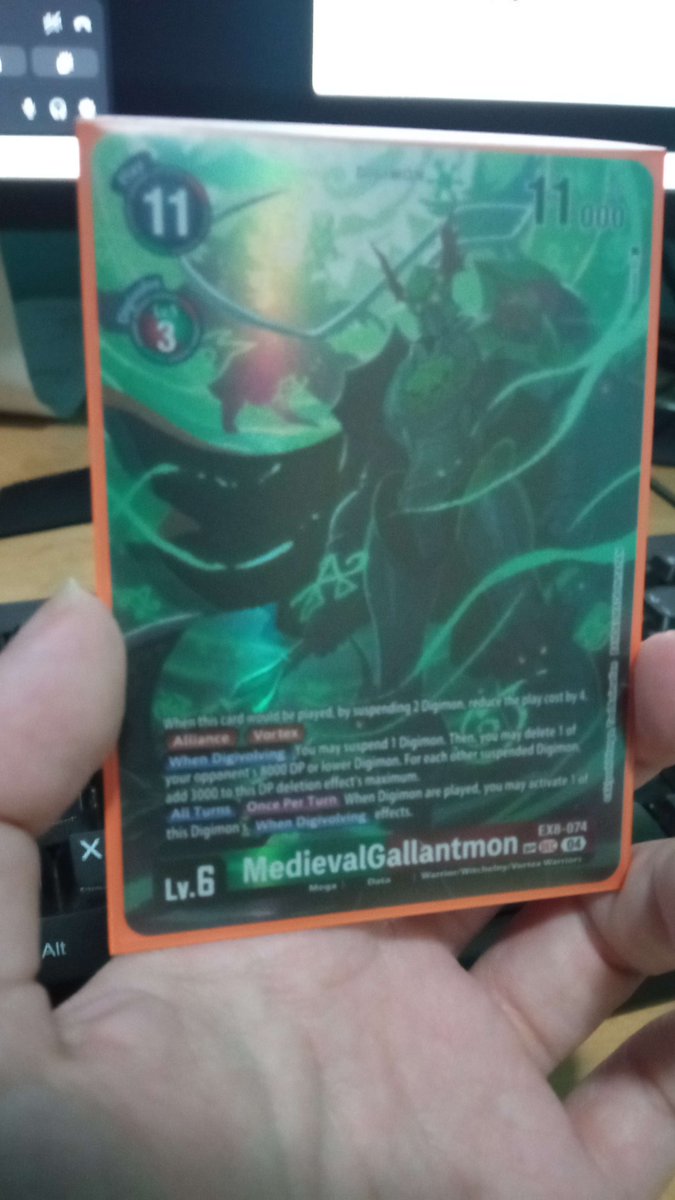 dorudoru_PR's tweet image. ESTOY TEMBLANDO ME PILLO UN SOLO SOBRE Y ME SALE EL MEDIAL GALLANTMON QUÉ ES ESTO
