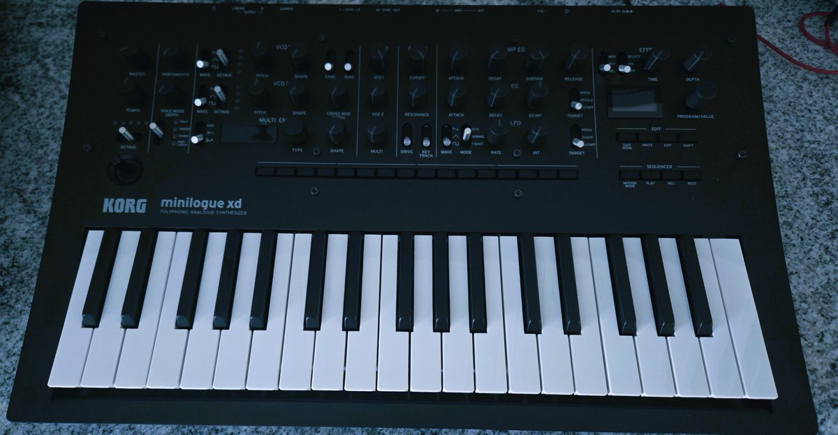 Sitting down, plugging in and writing some new songs...

#DarkWave #postpunk #synth