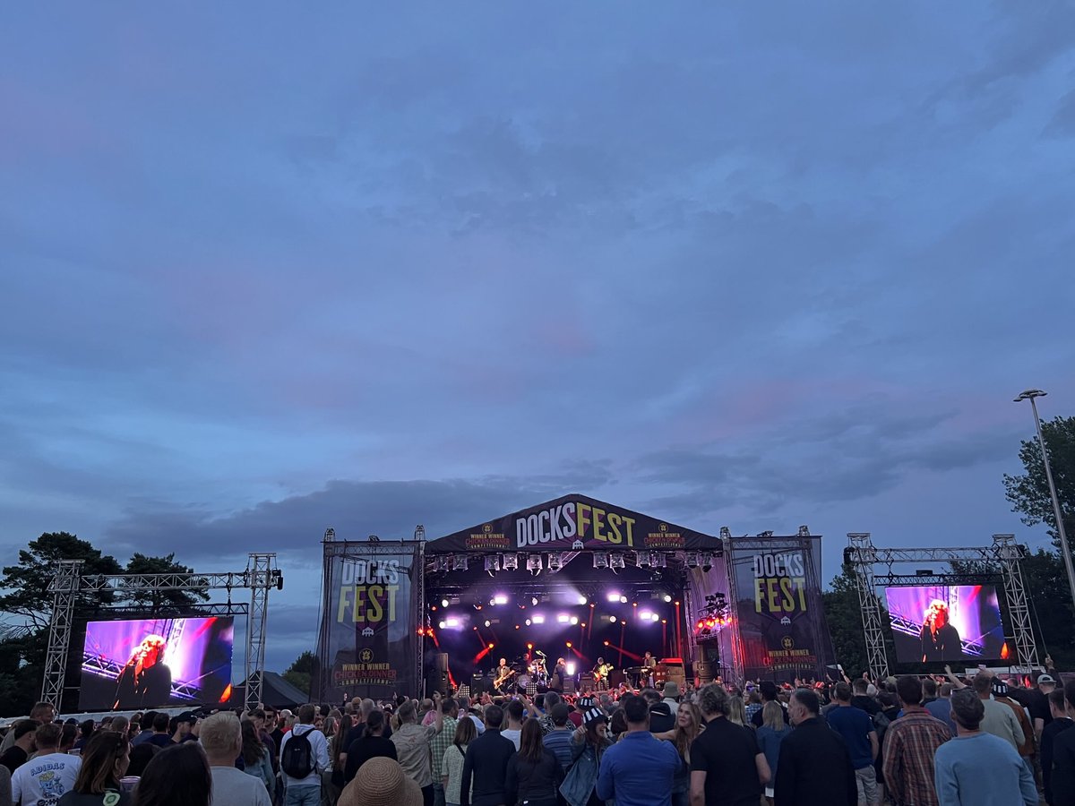 steverevison's tweet image. ⁦@thecharlatans⁩ closing ⁦@docksfest⁩ tonight with a phenomenal set 👏