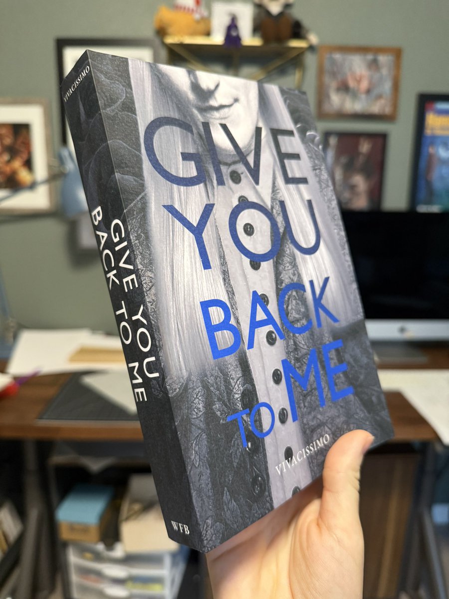 witchybindery's tweet image. I can’t wait to share GOOD photos of this, but I read this modern AU Lucemond fic and decided to make a dark romance paperback edition 💀 #lucemond 

Read it here: archiveofourown.org/works/42408978…
