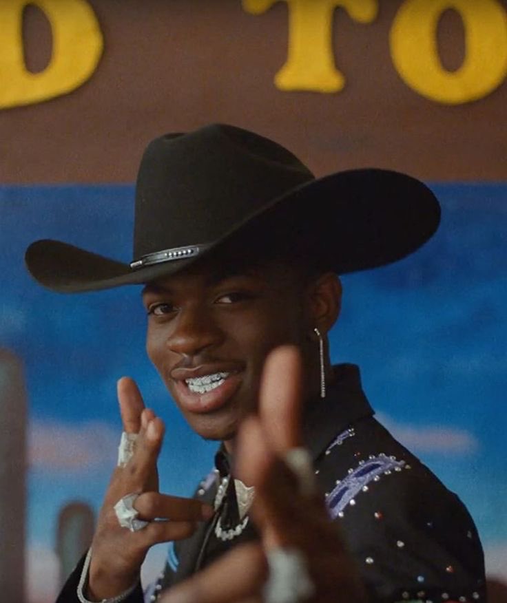 lilnasalex's tweet image. Lil Nas X’s most streamed songs in Apple Music history
#60 Old Town Road (Remix)
#253 INDUSTRY BABY