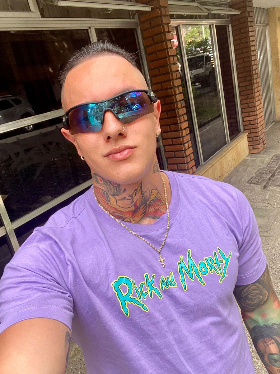 3147941175  Papasito promoción  de vídeos a 80 mil pesos el paquete de 20 vídeos tengo con hombres , mujeres y trans y tengo de pasivo... 
Onlyfans.com/kleinxxx