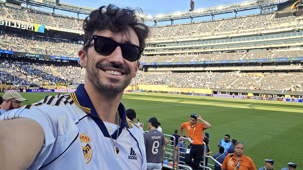 Desde que se supo lo de Xabi, dije que el que más lo iba a agradecer era Fran García.

Y con Gonzalo en el área, más.

Qué suerte verlo en vivo... mañana VLOGASO

I miss you <a href="/YihiRM/">Yihi</a>  <a href="/sirolopez/">Siro López</a> y <a href="/jussnu/">Stephen Thuita</a>