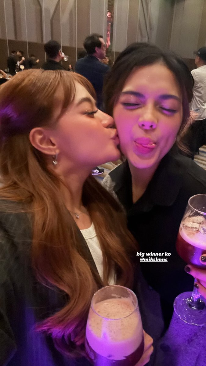 ABSCBNNews's tweet photo. PROUD BESTIE 👯‍♀️💕

Bianca de Vera congratulated her fellow housemate Mika Salamanca on the Big Night of "PBB: Celebrity Collab Edition" on Saturday by giving her a sweet kiss on the cheek.

"Big Winner ko," Bianca proudly captioned her Instagram story following Mika and Brent Manalo's historic win as Kuya's first-ever "Big Winner Duo."

BreKa received an impressive 33 percent of the total combined votes and a grand prize of P1 million each. #PBBCollabTheBigNight

(📸: Bianca/ Instagram)

Related story: https://t.co/RrXYDy19Qr