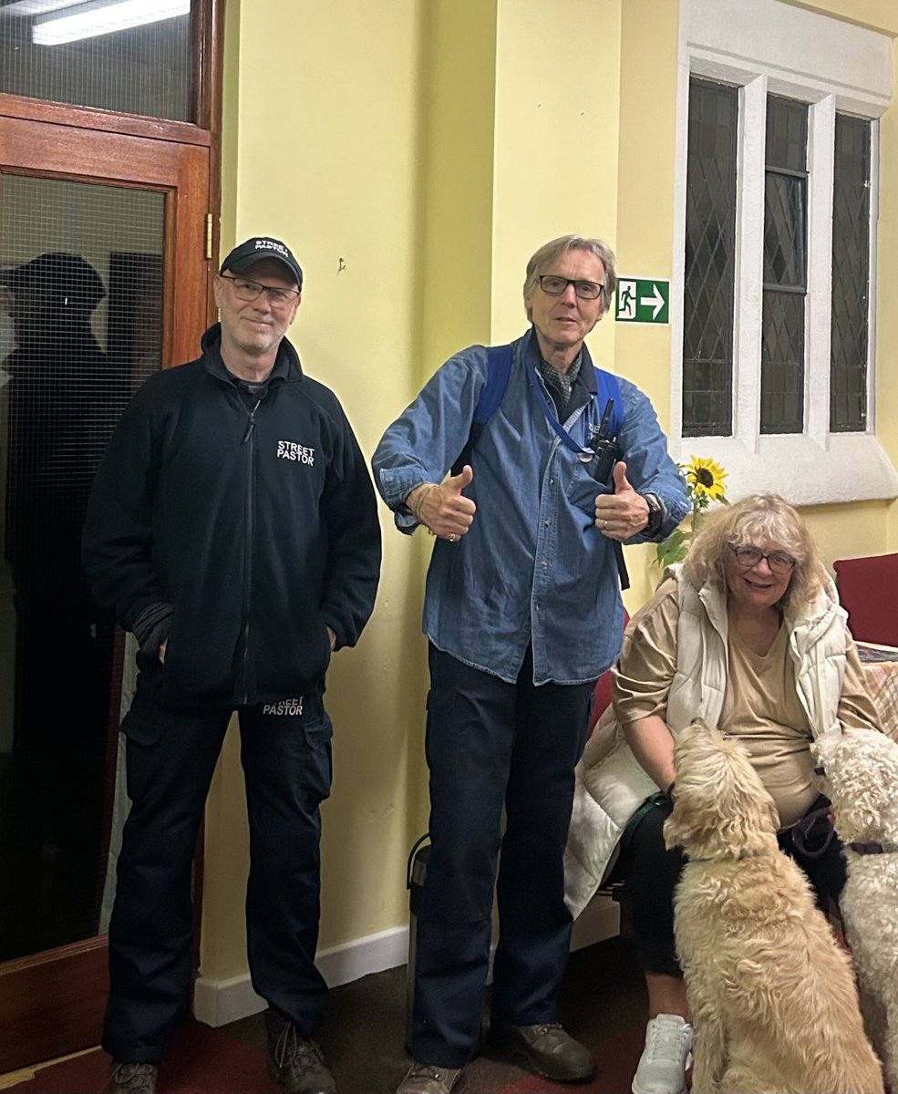 #Stafford <a href="/StreetPastors/">Street Pastors</a> out this Saturday and every weekend #Careing #Listening #Helping Support team on hand 👏 🐶🐕