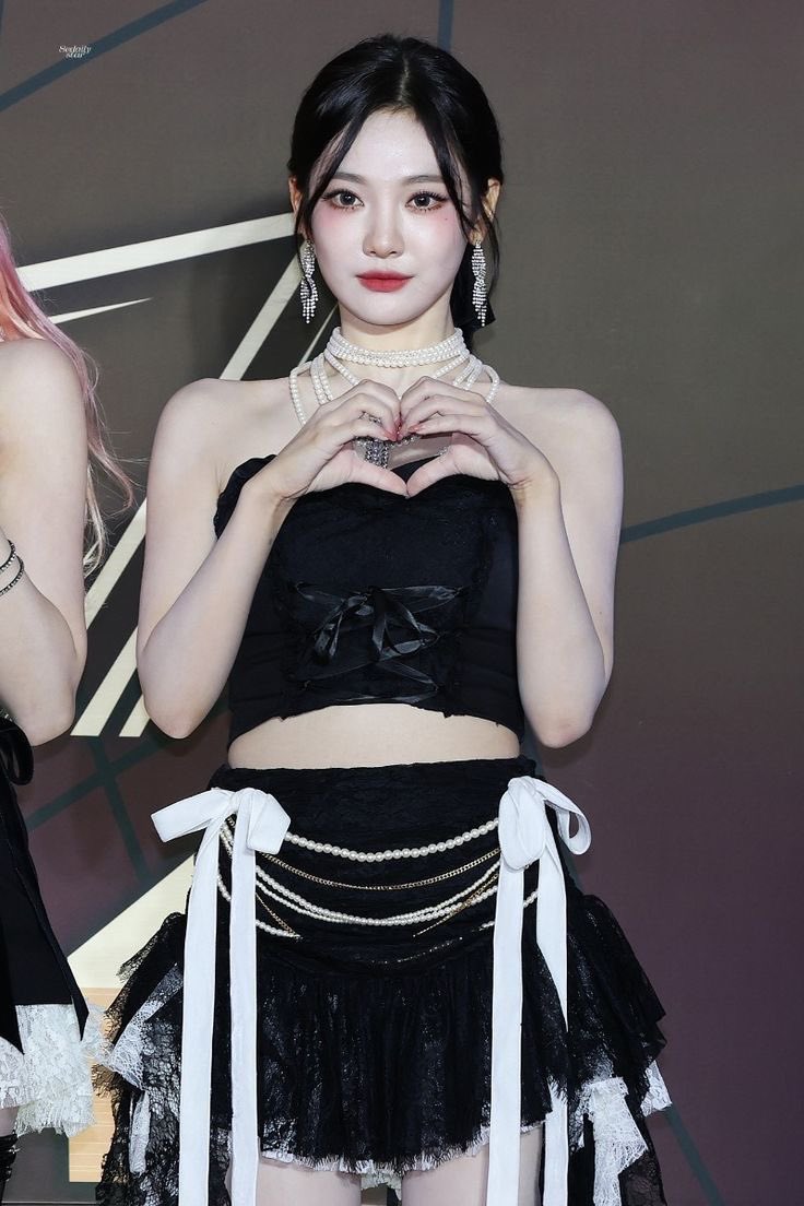 📸 -  🖤 

#RedCarpetAIN
<a href="/nordesteland/">Alice in Nordesteland 2</a>