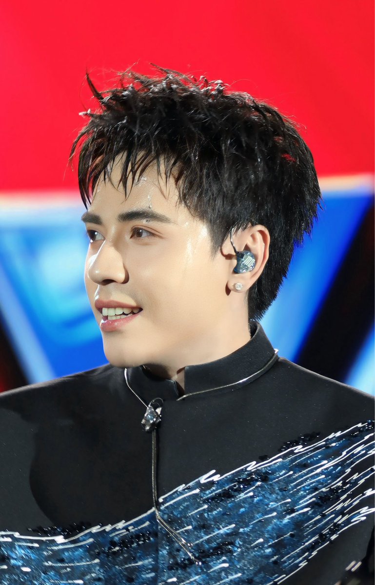 FansitePandas's tweet photo. #QuangHungMasterD
@QH_MasterD @fc_muzik @gallery_qhmd https://t.co/5ZJIAlbhpq