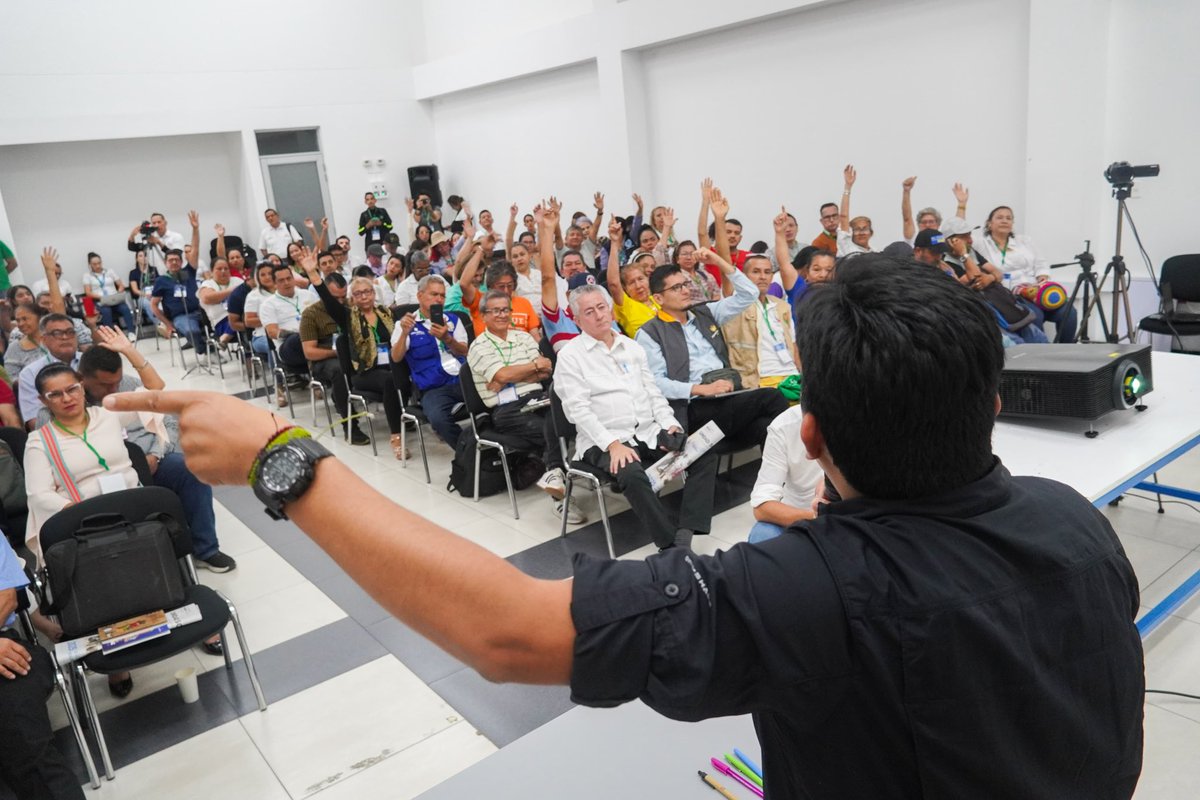 mao_rodriguez1's tweet photo. Gracias Cucuta, Pamplona, Bucaramanga, Vélez y Barrancabermeja. Más de 660 participantes en las primeras 5 asambleas preparatorias  a la II Asamblea Nacional Solidaria. Avanzamos en la formulación de nuestro Plan Decenal Solidario de Colombia 2026-2035. 

Somos Poder Solidario. 
@infopresidencia